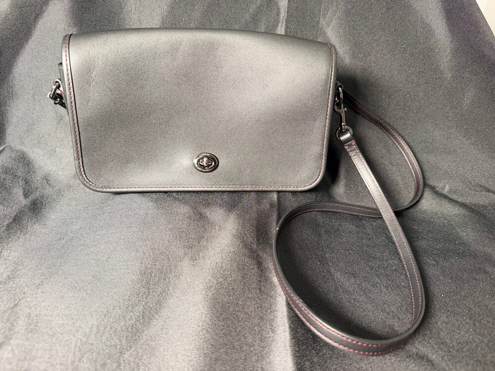 Coach 75th Anniversary Dinky Crossbody Bag 1941 Glovetanned Black/Pink NWOT37225